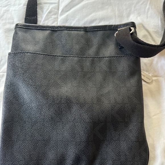 Michael Kors Black Logo Kempton Crossbody Purse - Picture 2 of 3